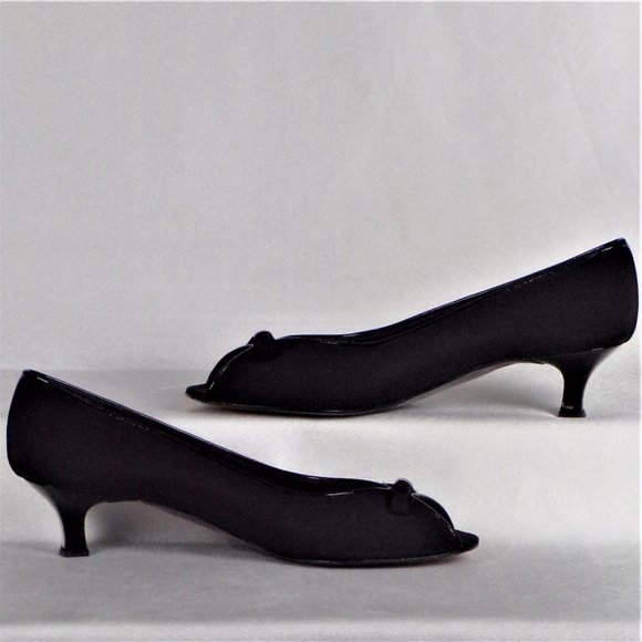 STUART WEITZMAN size 8M black low-heel open-toe pumps fabric uppers - Picture 4 of 16